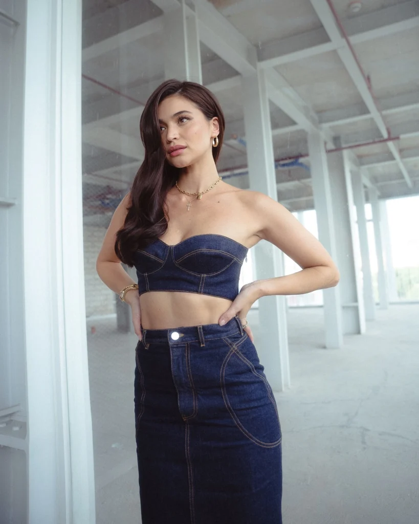  Anne Curtis in hot51