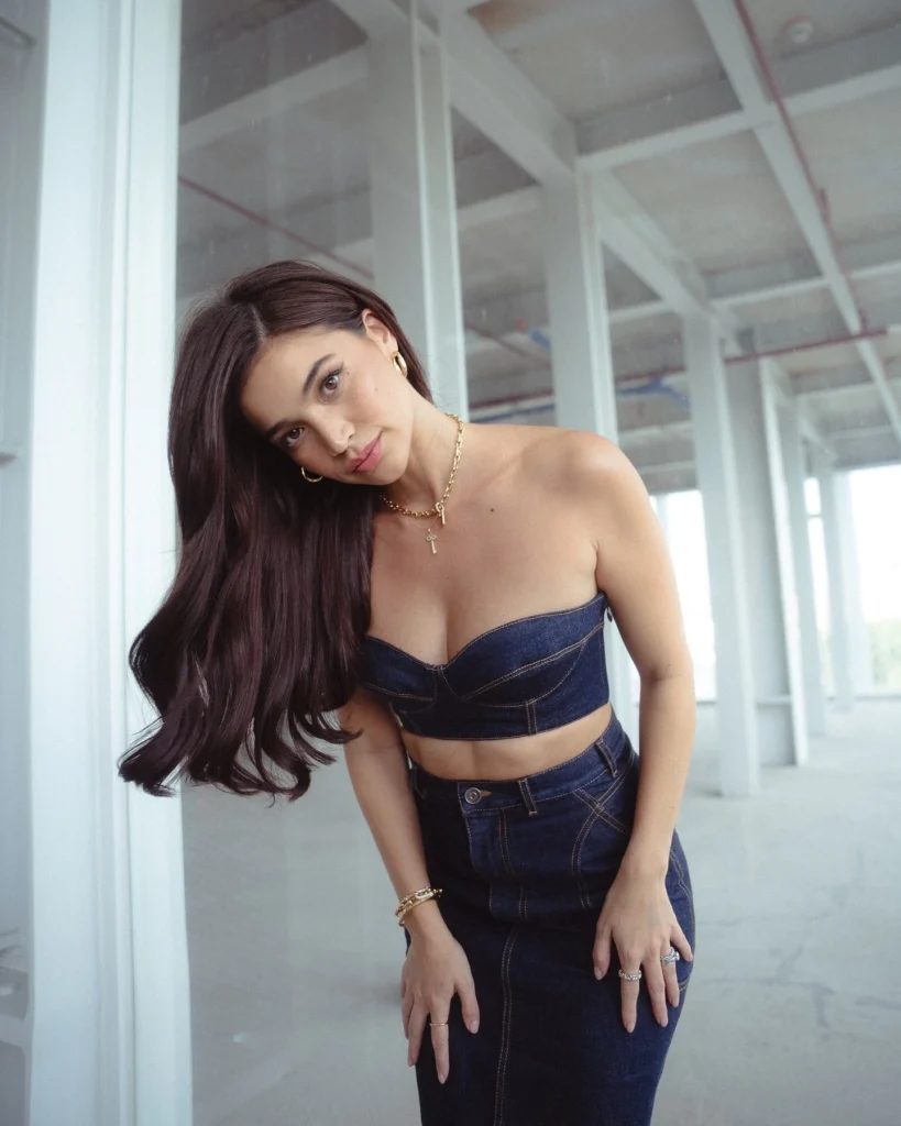  Anne Curtis in hot51
