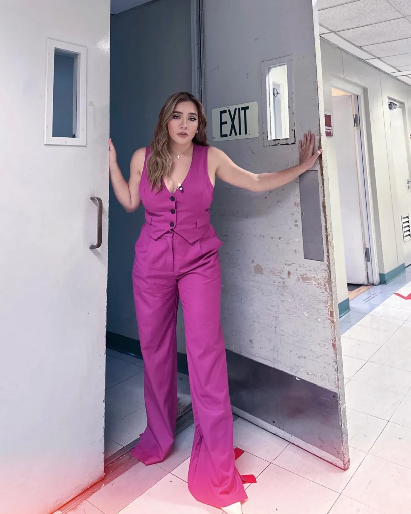  Angeline Quinto in hot51