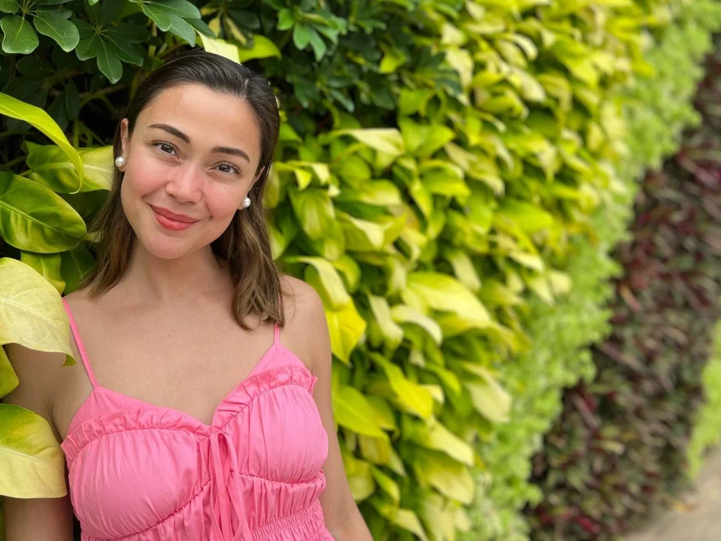 Jodi Sta Maria in hot51
