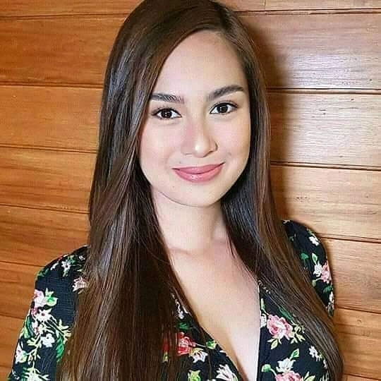 Yen Santos in hot51 
